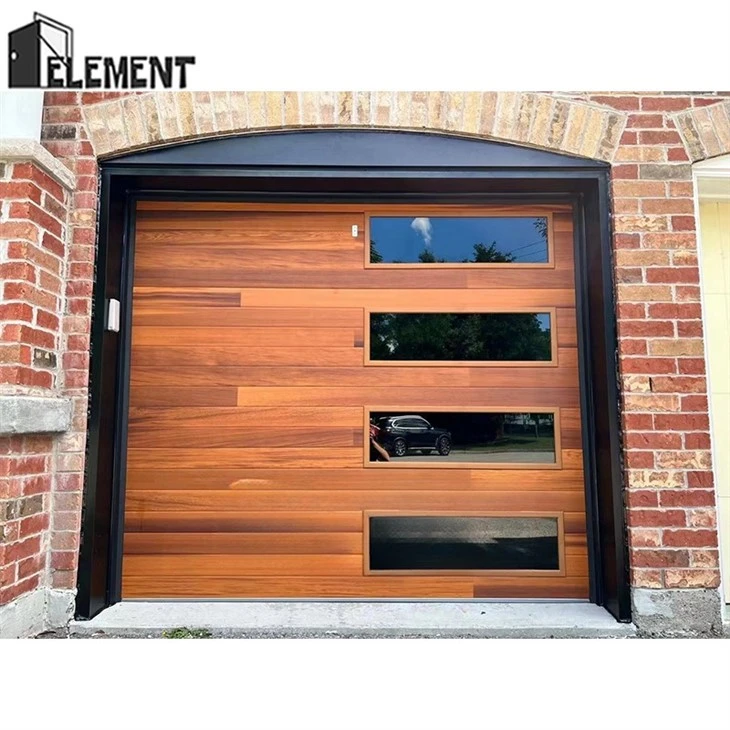 Puerta de garaje con veta de madera